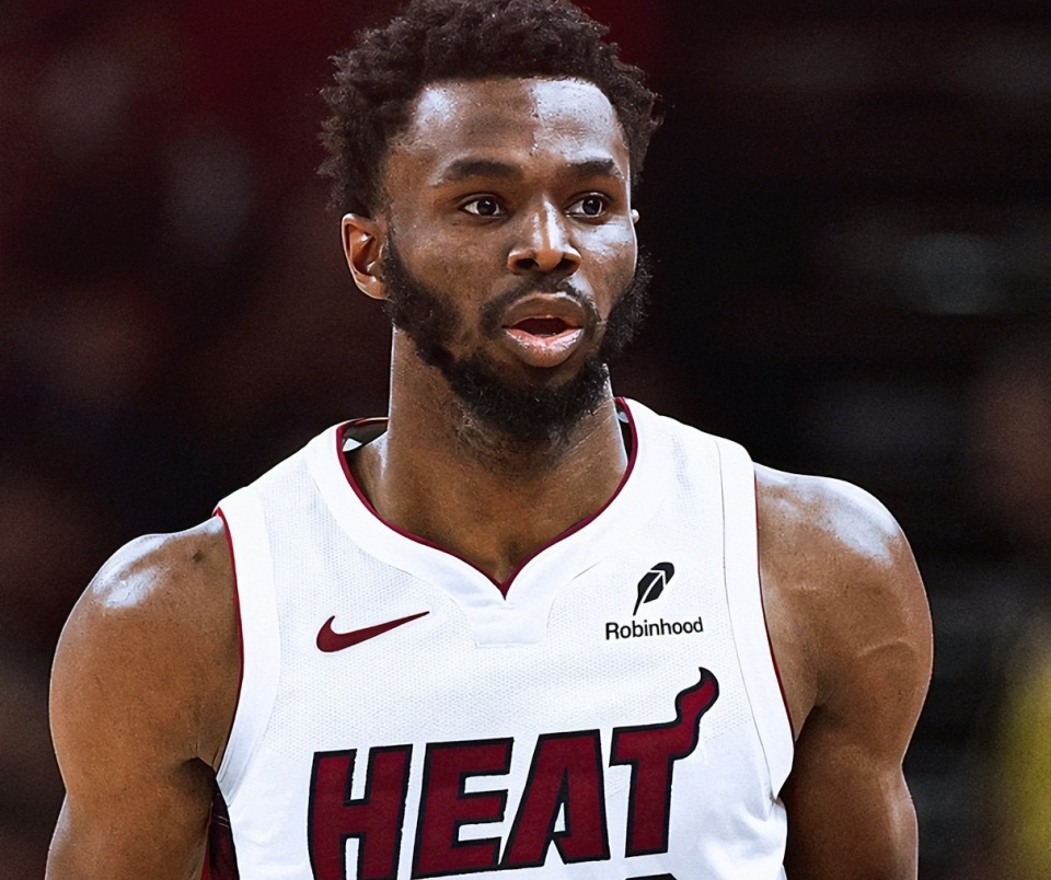 九博平台 -夏洛特黄蜂训练开放日，转会期官宣签约引欢呼，NBA总决赛在即，心理建设被强调的简单介绍