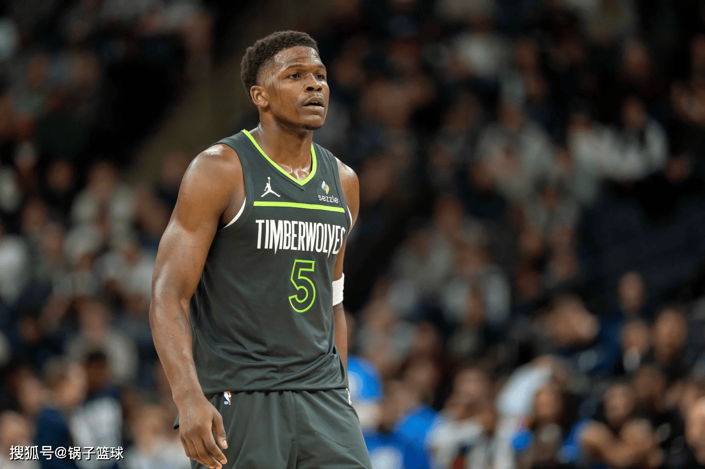 九博网址 -今晚巴塞罗那备战NBA常规赛，防线松动细节曝光，压力陡增，团队化学反应显著(本轮巴塞罗那大名单)