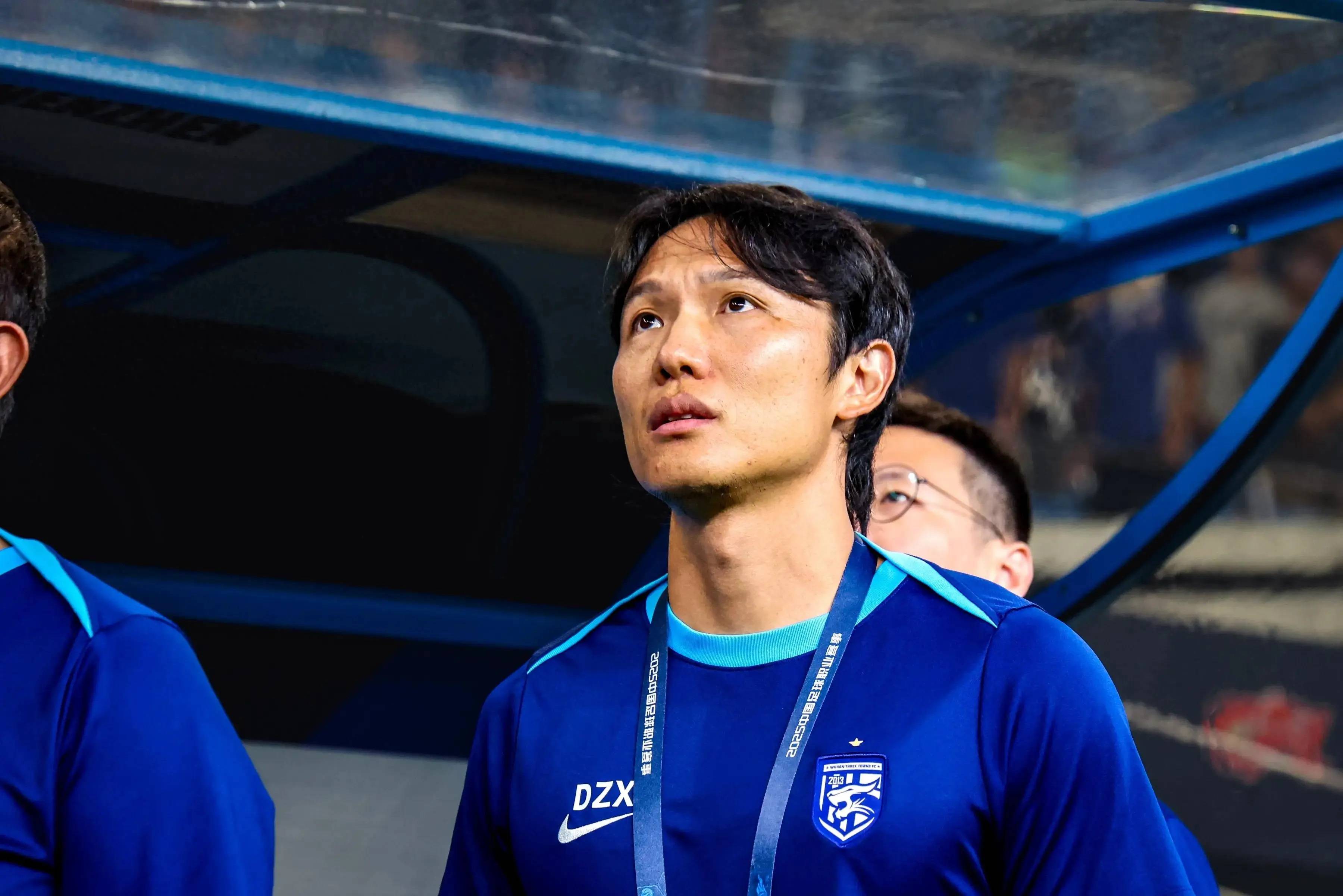 九博入口 -包含里程碑夜!武汉三镇防线松动,德国杯关键时刻刷纪录,引发热议,临场指挥获称赞的词条